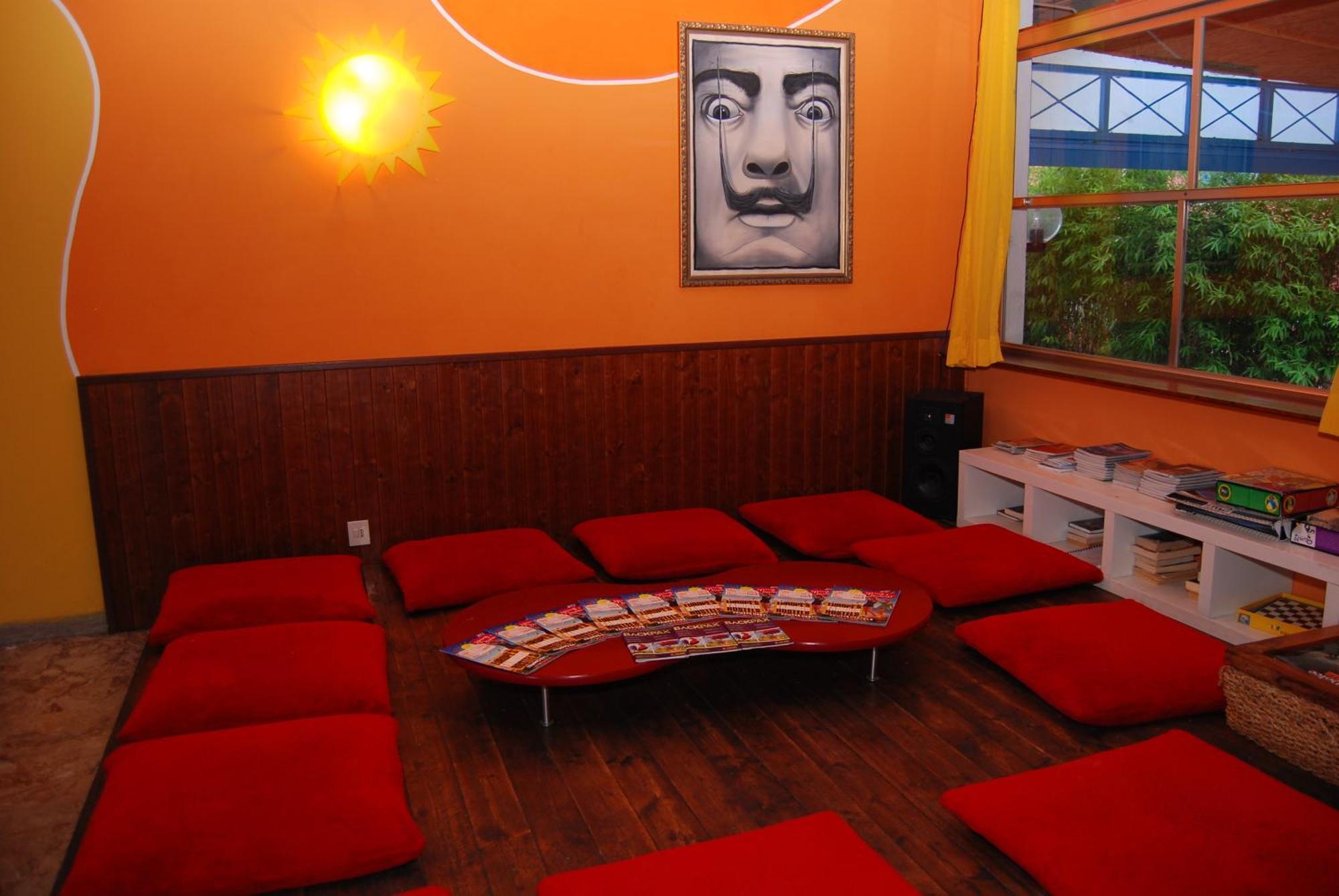 Sunflower Beach Backpacker Hostel & Bar Ρίμινι Εξωτερικό φωτογραφία
