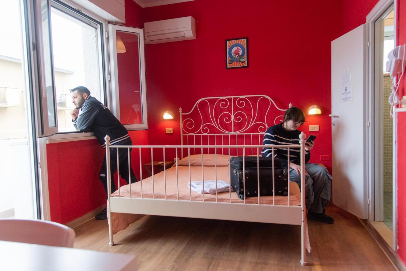 Sunflower Beach Backpacker Hostel & Bar Ρίμινι Εξωτερικό φωτογραφία