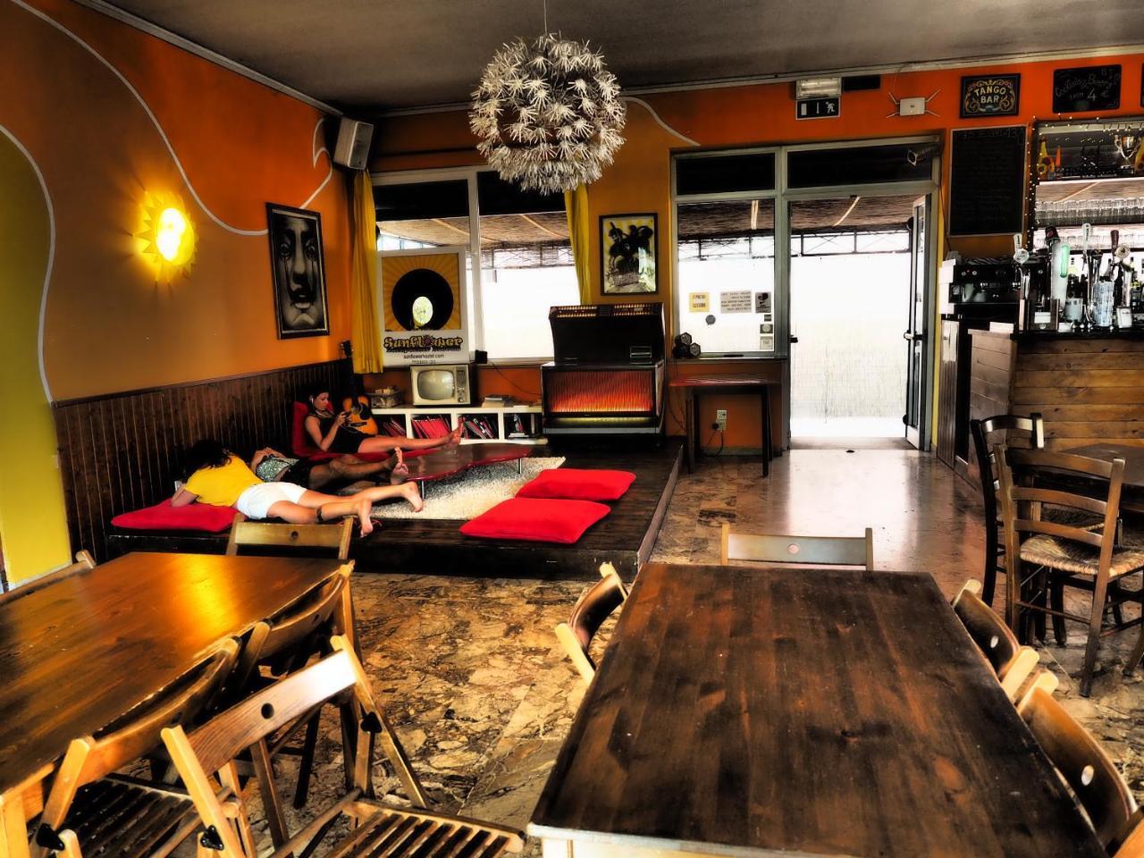 Sunflower Beach Backpacker Hostel & Bar Ρίμινι Εξωτερικό φωτογραφία